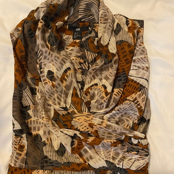 Dress - Picture 2 of 8